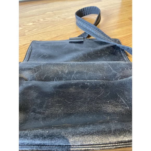 Gucci vintage black leather Shoulder Handbag inside zip pocket 0013347002058 - Picture 12 of 12